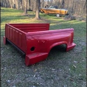 Alternative view of Chevrolet c10
Obs stepside with tailgate 500 70s c10 hood 300
67-68 hood 300