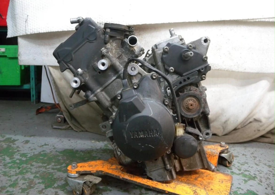 2001 Yamaha YZF-R6 599cc Engine - Image 2