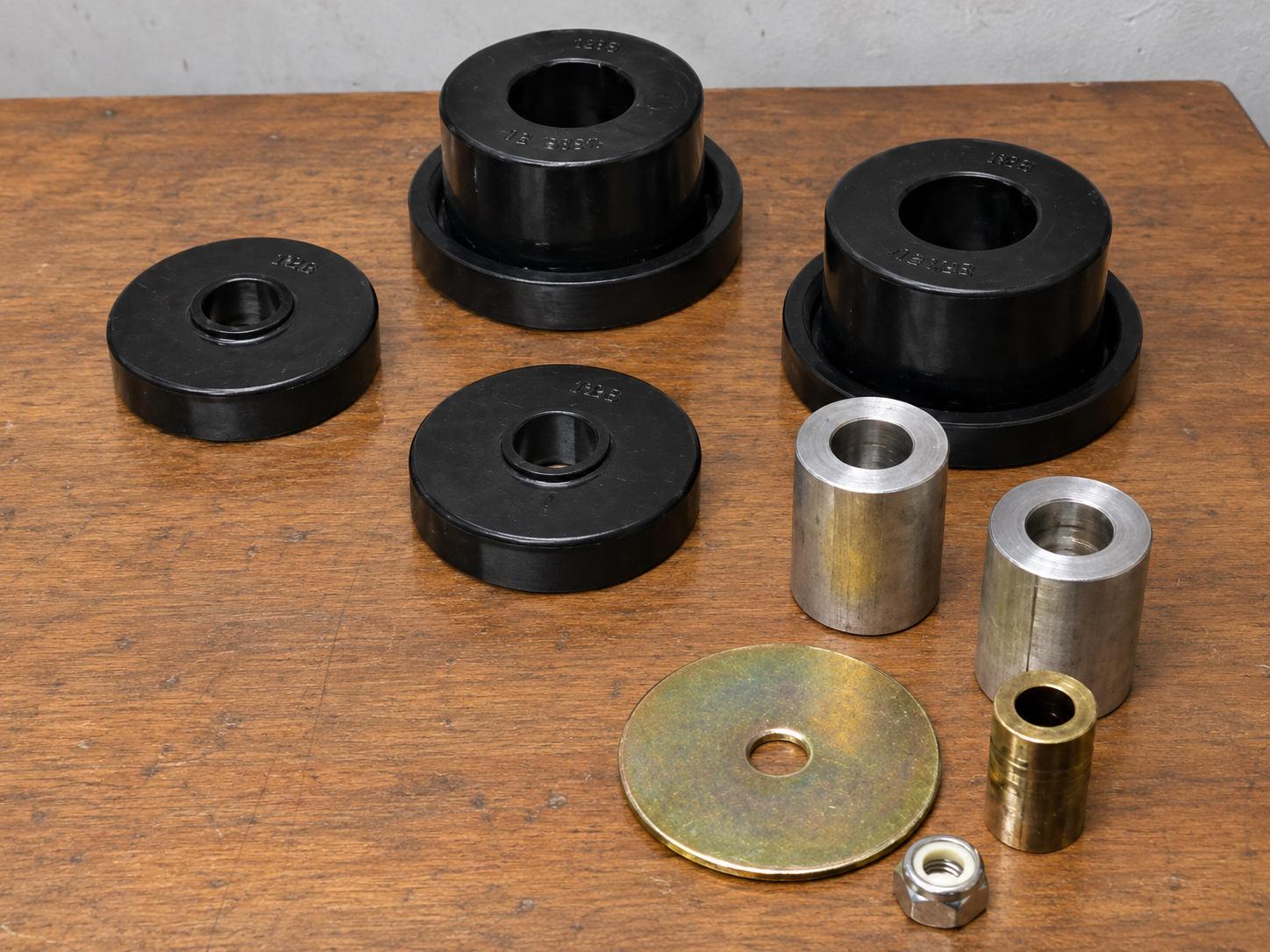 Rear Differential Carrier Bushing For 2005-2015 Chrysler 300 2006 2007 QJ758MF