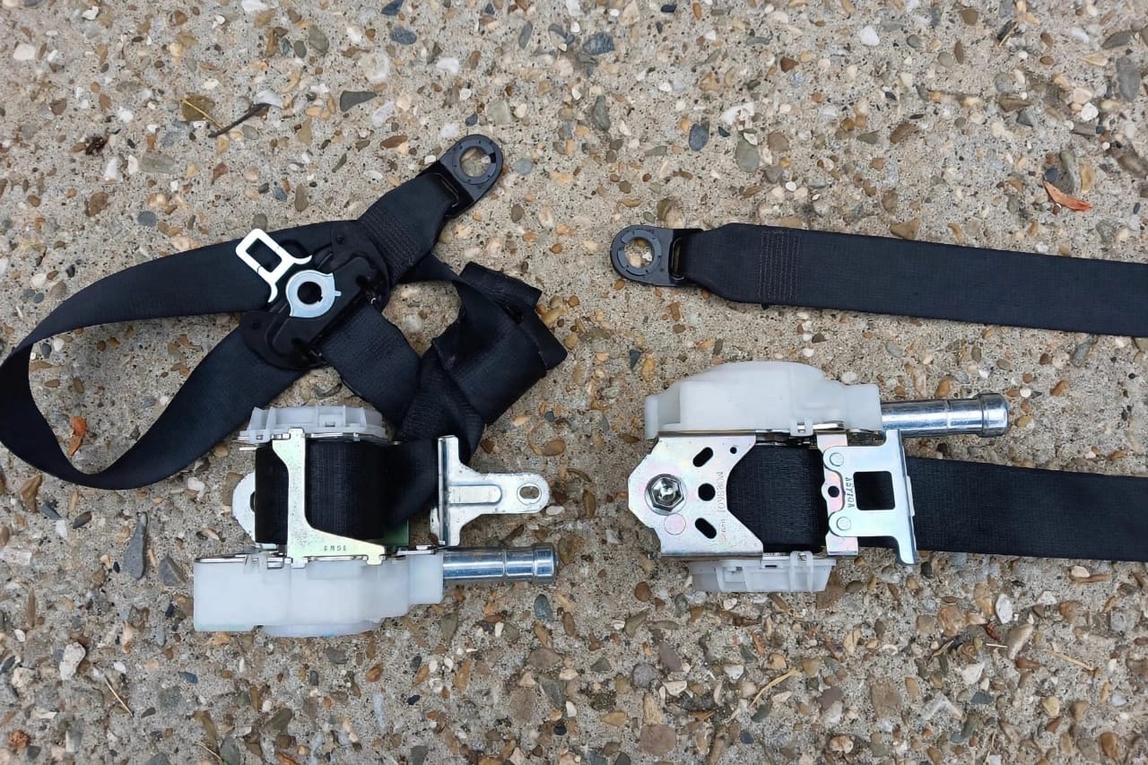 Curtain Airbag left and right for 2023 TACOMA SR5 2WD and Also Belt Assy, Front Seat Outer, RH and LH (Seat Belt Retractor)