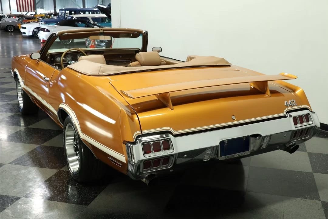 1972 Oldsmobile Cutlass 442 convertible with a matching 455 BIG BLOCK V8 Engine - Image 8